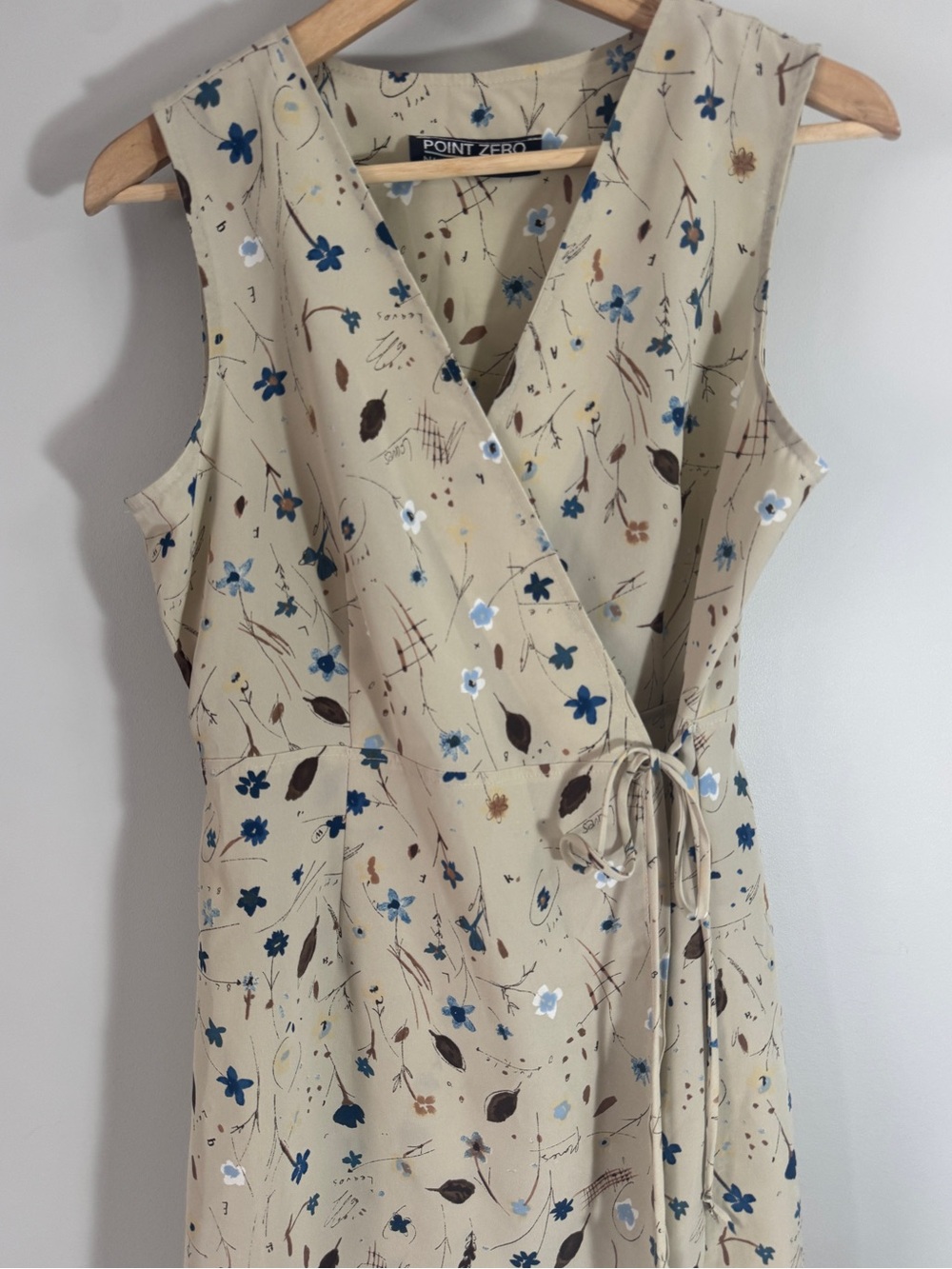 Vintage 90s Point Zero Floral Wrap Dress Made in Canada Size 11/12 medium/Large - Picture 9 of 13